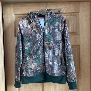 Under Armour Hoodie in Camouflage with pink detailing
